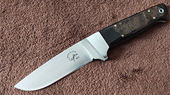 CUCHILLO SALAMANDRA NESTOR ACERO N695 CACHAS ASTA BÚFALO