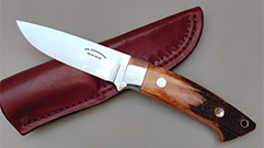 HUNTER KNIFE FLAT ATS 34 AMBER STAG HANDLE