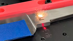 GRABA TU CUCHILLO CON LASER DE FIBRA